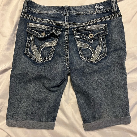 EUC Ariya Jeans denim jeans. Size 7/8. - Picture 6 of 9